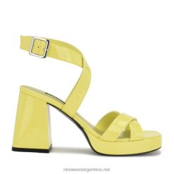 charol amarillo sandalias con plataforma y correa en el tobillo Nine West 0DDT0827