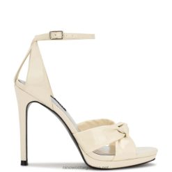 charol crema chic sandalias Lovya con correa en el tobillo Nine West 0DDT0356