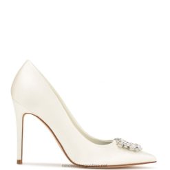 cristal satinado marfil zapatillas fana puntiagudas Nine West 0DDT01291